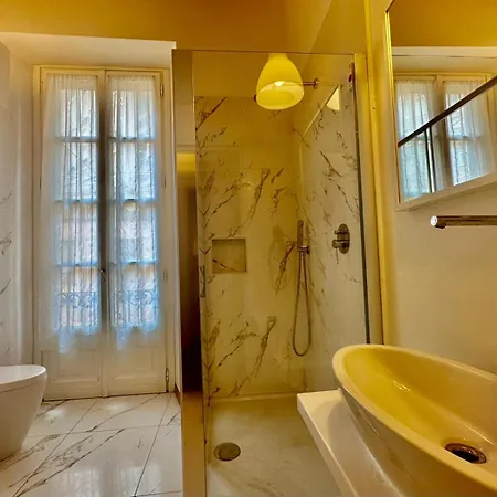 Casa - Classic Elegance, Balcony Milán